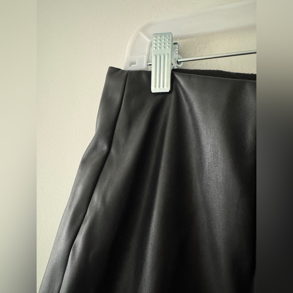 ASOS Black Faux Leather Mini Skirt Curved Hem - Picture 5 of 8